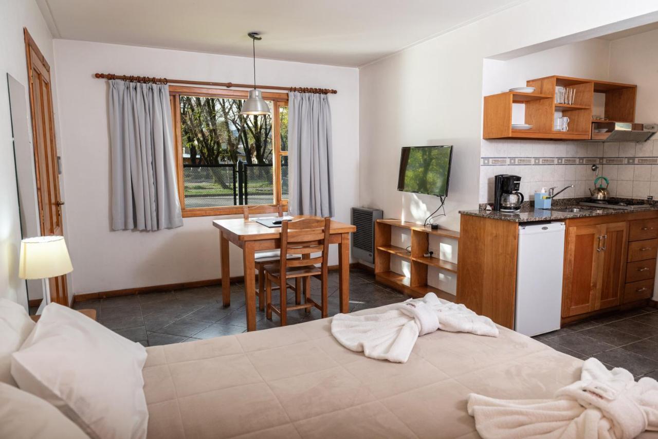 El Viejo Nogal Aparthotel San Martin de los Andes Exterior photo